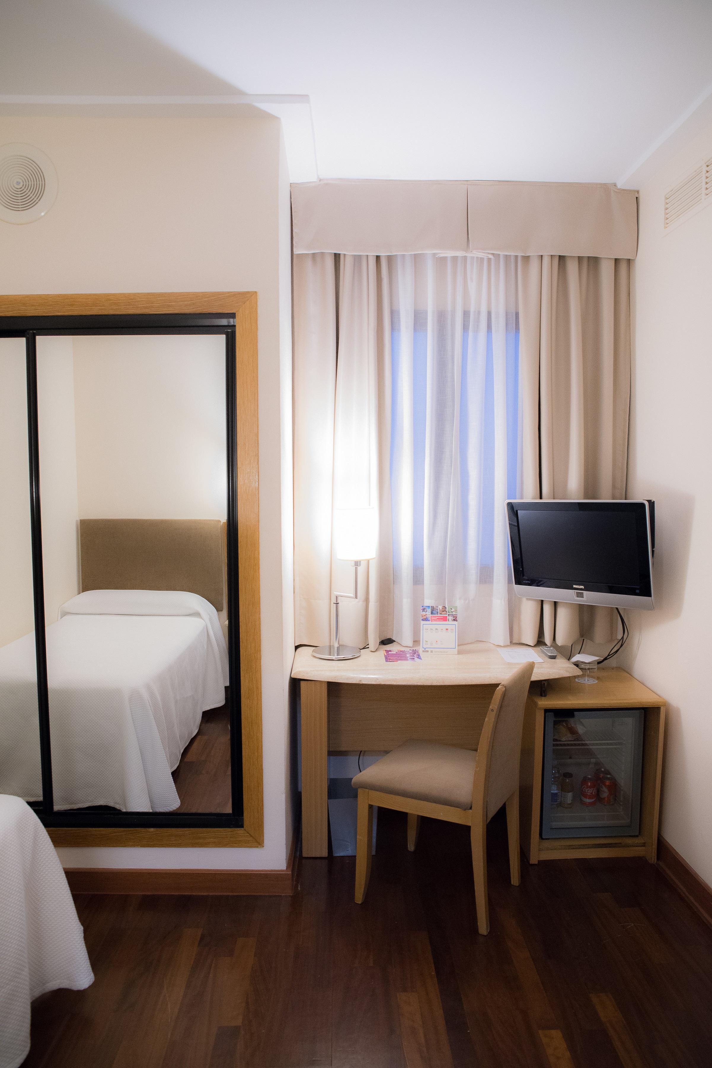 Hotel Inglaterra Granada Bagian luar foto