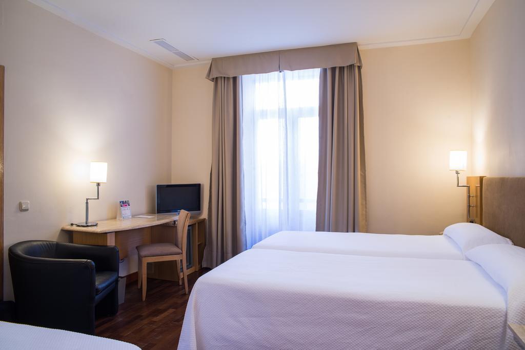 Hotel Inglaterra Granada Bagian luar foto