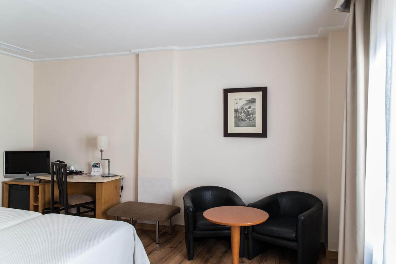 Hotel Inglaterra Granada Bagian luar foto