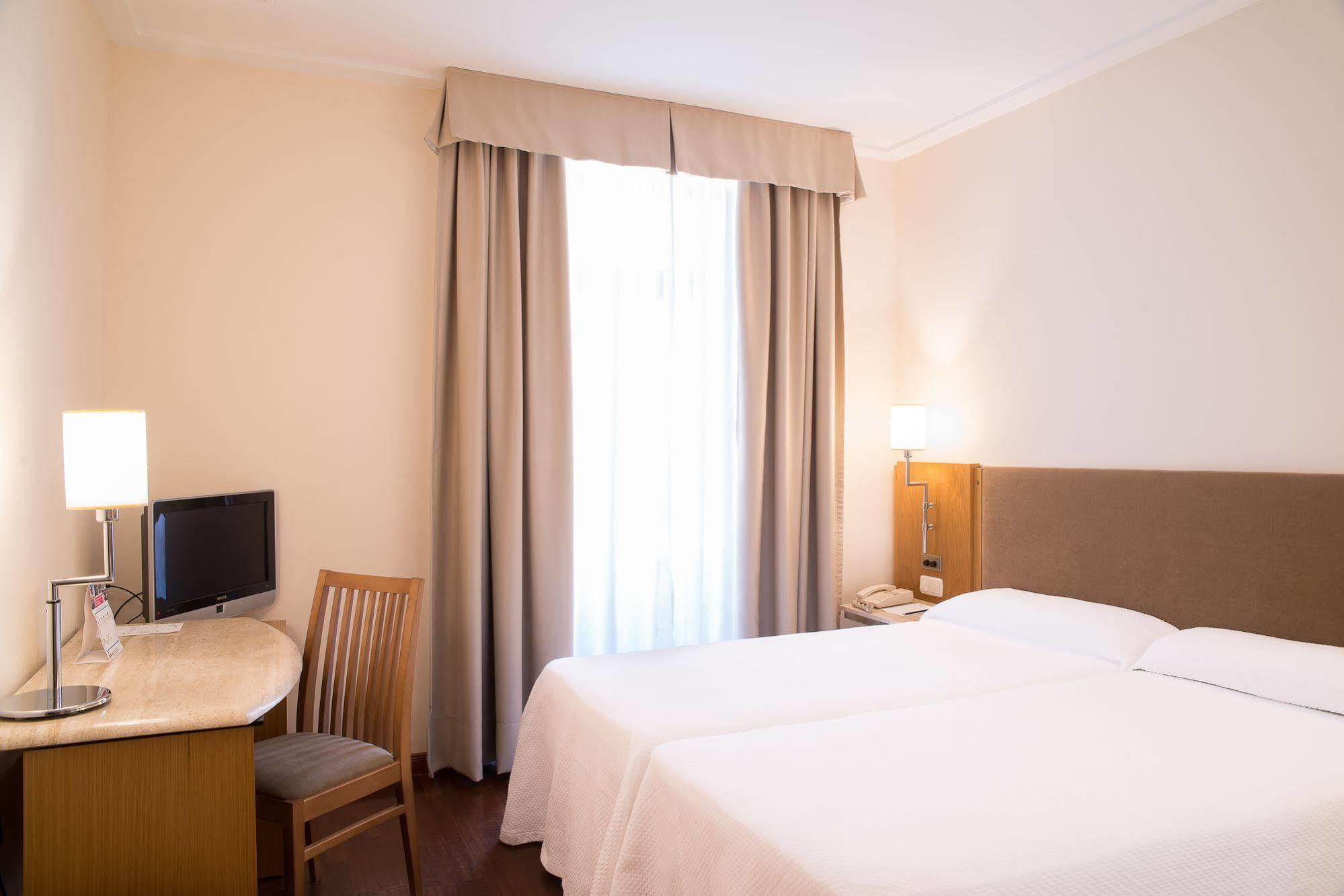 Hotel Inglaterra Granada Bagian luar foto