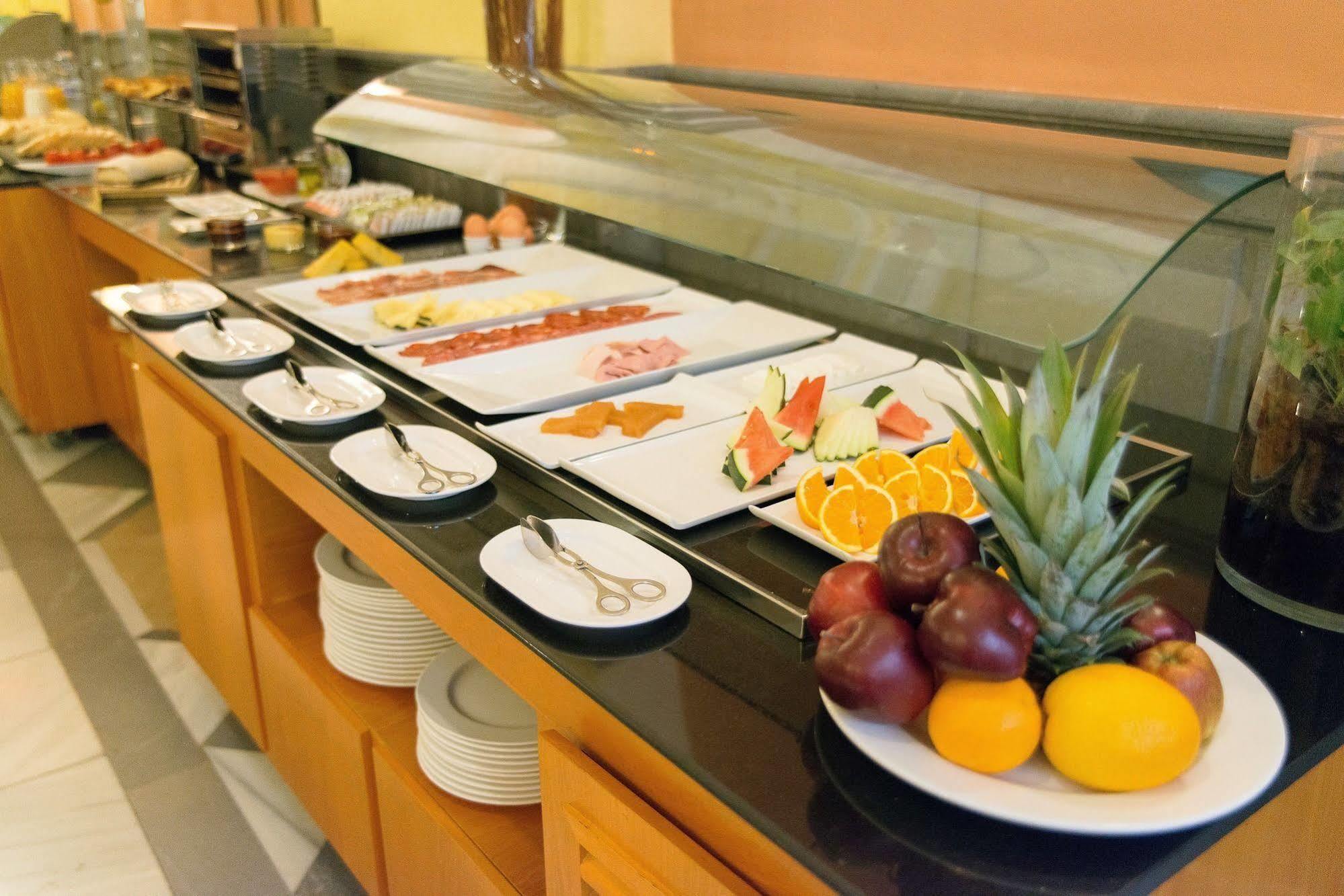 Hotel Inglaterra Granada Bagian luar foto