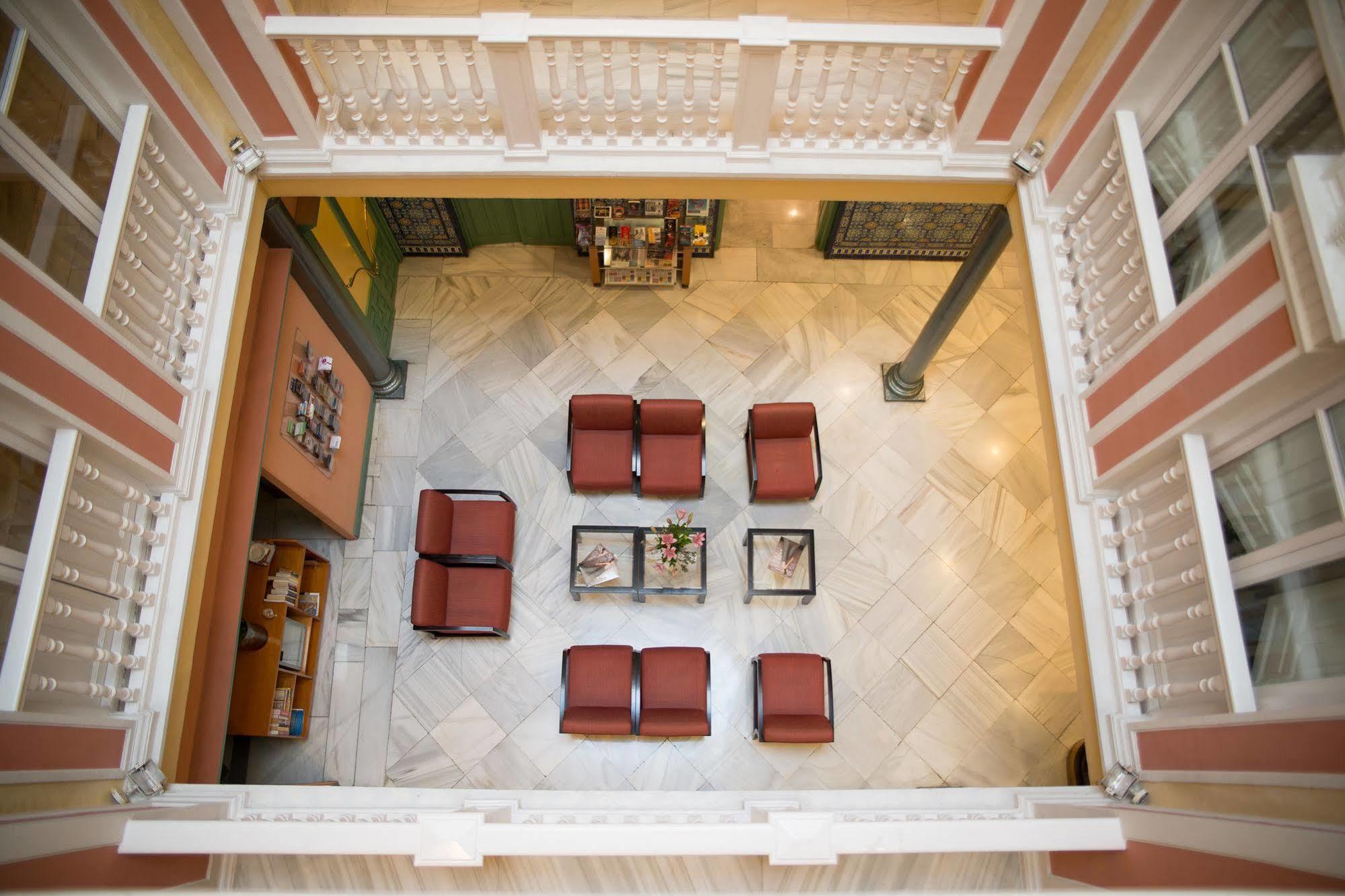 Hotel Inglaterra Granada Bagian luar foto
